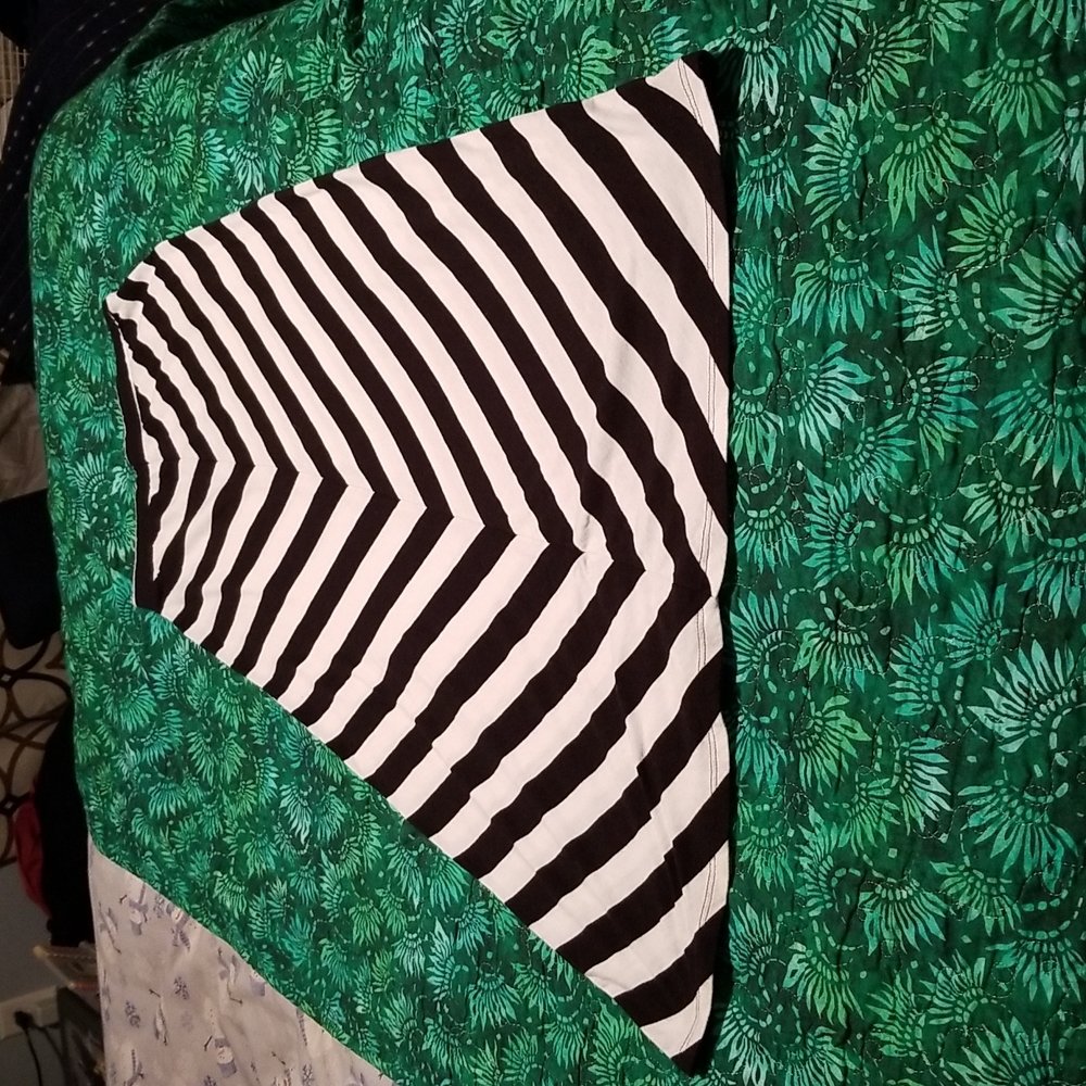 14 L black and white striped skirt